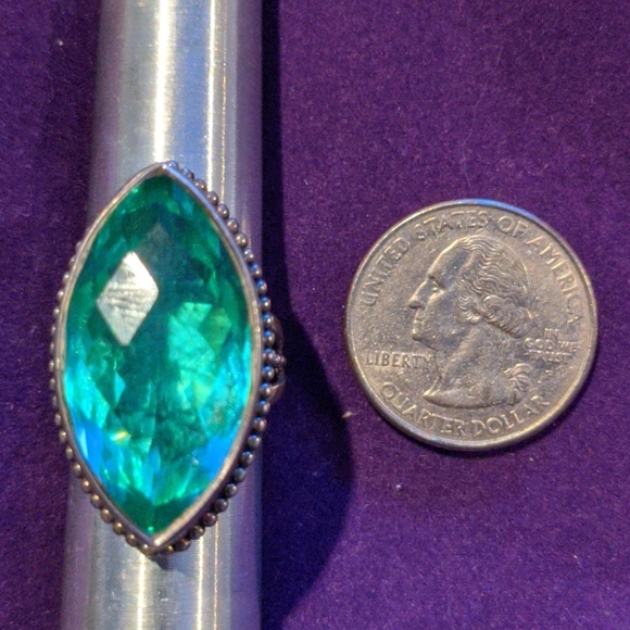 Adjustable Green HUGE Vintage Sterling Love Ring. - Picture 5 of 6